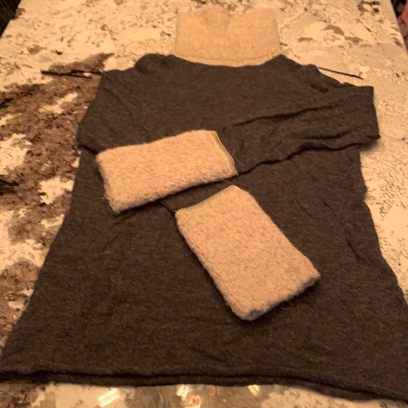 Tory Burch sweater - Picture 1 of 5